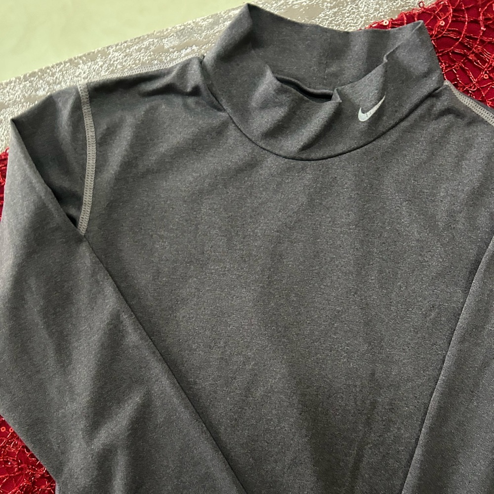 Boy’s NIKEfit base layer